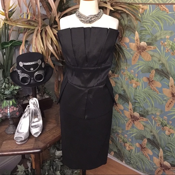 Forever 21 Plus Size Dresses & Skirts - Forever 21 Plus size strapless cocktail dress- 2X